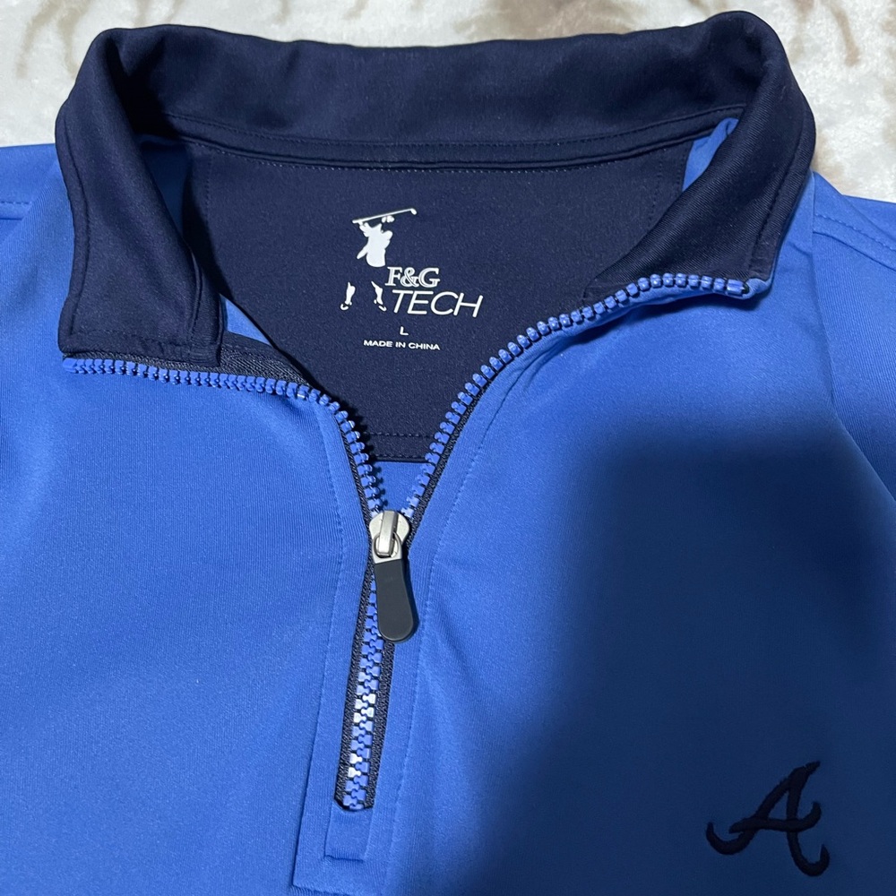 Fairway and Greene F&G Tech Men’s Blue 1/4 zip Atlanta Braves pullover (Size L) - Picture 2 of 4